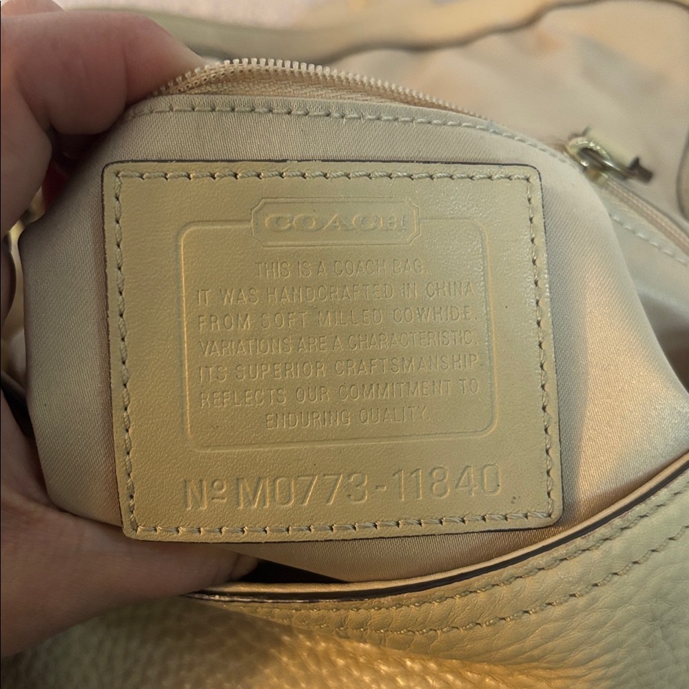 Coach Cream Leather Shoulder Bag - Picture 8 of 13